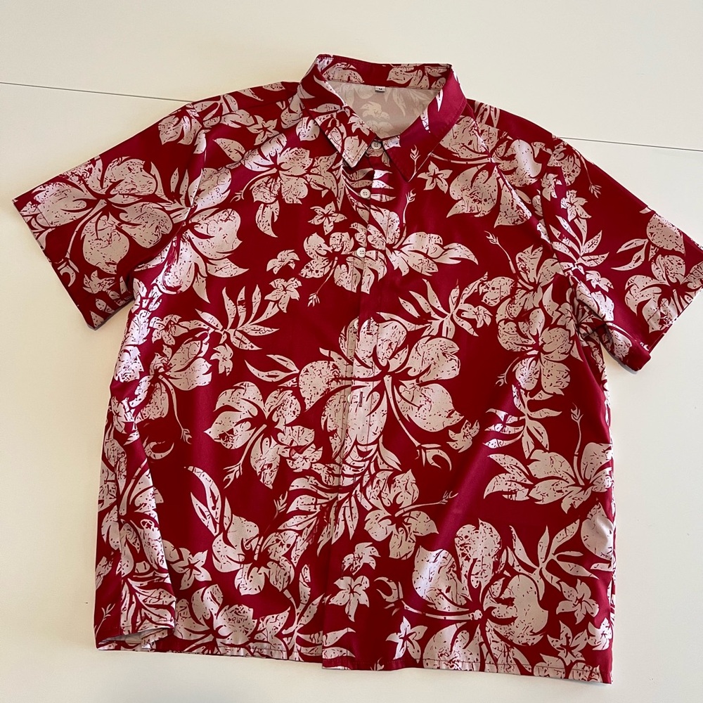 TWO Men’s Hawaiian Shirts - Picture 3 of 8